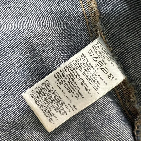 Old Navy Denim Jacket Womens Medium Dark Wash Stretch Trucker Jean Jacket 3745 - Picture 3 of 8